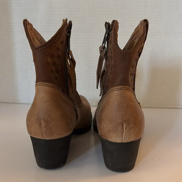 Born Damen Cowgirl Rodeo Beige Leather Zip Western Ankle Booties Women's size 6 - Picture 3 of 13